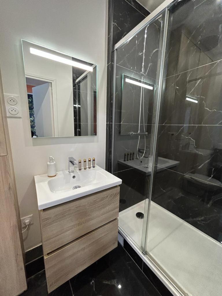 Stylish Modern Studio Apartment Paris Extérieur photo